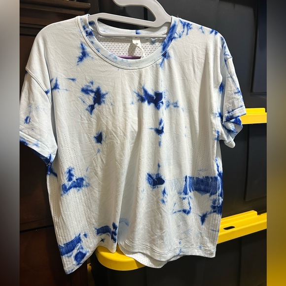 lululemon athletica Tops - Women’s Lululemon Train To Be Short Sleeve. Size: Large.